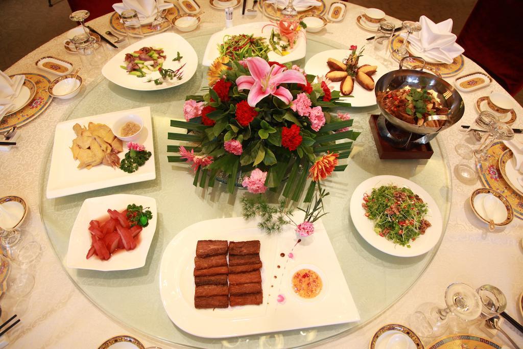 New Gloria Plaza Garden Hotel Харбин Екстериор снимка