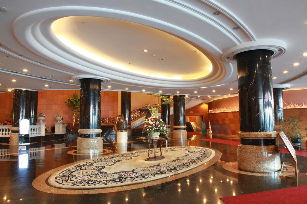New Gloria Plaza Garden Hotel Харбин Екстериор снимка