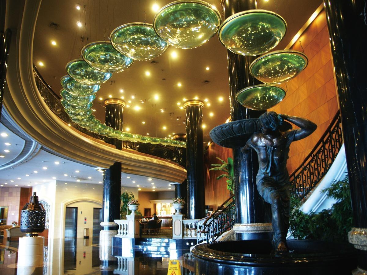 New Gloria Plaza Garden Hotel Харбин Екстериор снимка